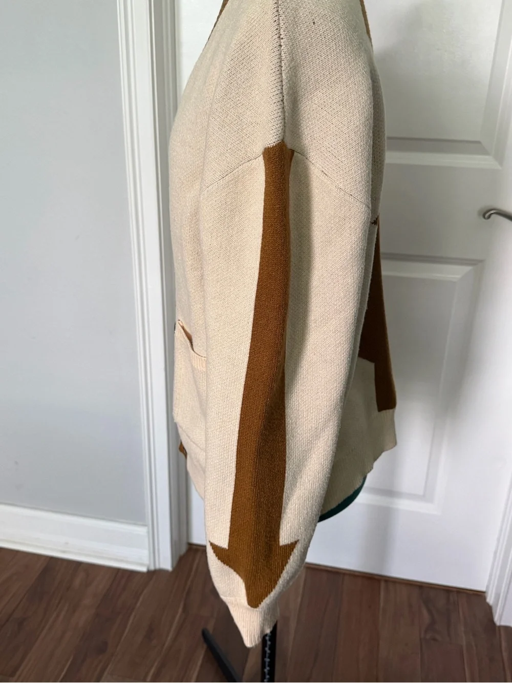 Steady Hands Yip Yip Cardigan sweater Appa Avatar - Picture 4 of 6
